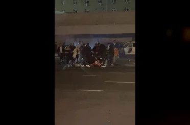 Diyarbakır’da düğün sonrası kavga: Damat, yerde yatan şahsa siper oldu 