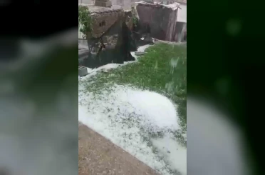 Diyarbakır’da etkili olan sağanak yağış hayatı olumsuz etkiledi 