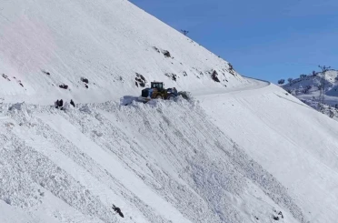 Diyarbakır’da kırsal mahallelerde 2 bin 622 kilometre yol ulaşıma açıldı 