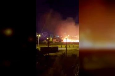 Diyarbakır’da korkutan yangın: Alevler evlere sıçramadan söndürüldü 