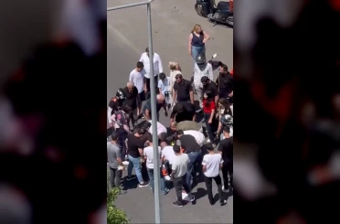 Diyarbakır’da yolun karşısına geçmeye çalışan çocuğa araç çarptı 