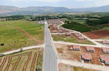 Doğanşehir Yolkoru’da tozlu yol tarihe karıştı 