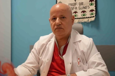 Doktorlar gözlerine inanamadı: 1,5 yıl ertelediği ameliyatta karnından dev kitle çıktı 