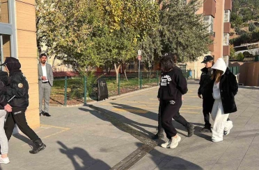 Dolandırıcılık ve bahis şebekesi 8,5 milyarlık işlem hacmi oluşturmuş: 17 şüpheli adliyeye sevk edildi 