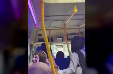 Dolmuş şoförü yolcuları çileden çıkardı... Yolcular isyan etti 