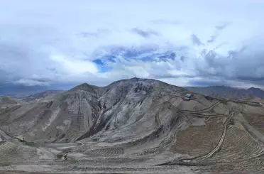 Dolu yağışı Palandöken’i beyaza bürüdü
