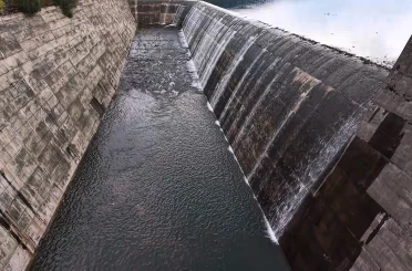 Dolusavaktan taşan su dron ile görüntülendi 