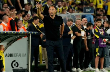 Domenico Tedesco, galibiyetle başladı 