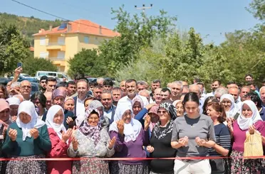 Dört ilçeyi birbirine bağlayan yol yıllar sonra asfalta kavuştu
