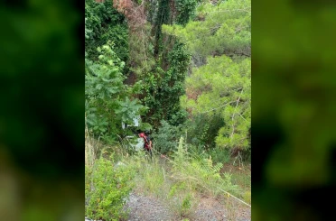 Dörtyol’da uçurumdan uçan otomobilin sürücüsü yaralandı 