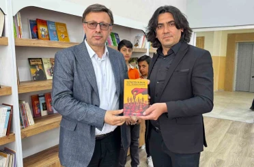 Dr. Cengiz Çelik, Ağrı’da okurlarıyla buluştu 