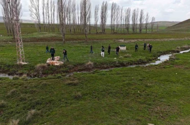 DSİ heyeti Topraksu Göleti Sulaması sahasında incelemelerde bulundu 