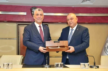 DTSO Başkanı Bıyık’ın ihracat akademisine bakandan destek 