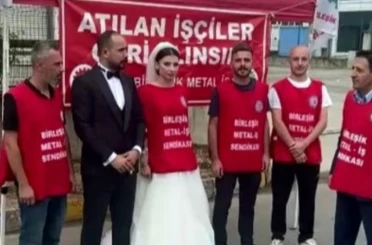 Düğününe saatler kala işten çıkarıldığını öğrendi: Gelinliğiyle fabrika önünde eylem yaptı 