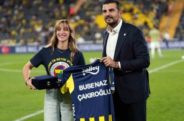 Dünya Boks Şampiyonası’ndan madalya ile dönen boksörlere plaket 