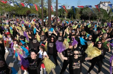 Dünya Dans Günü renkli görüntülere sahne oldu 