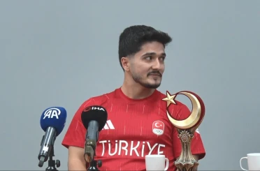 Dünya şampiyonu Muhammed Furkan Özbek’ten öğrencilere ilham veren buluşma 