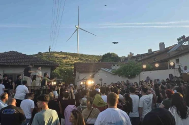 Dünyaca ünlü DJ Mahmut Orhan köyünde konser verdi 