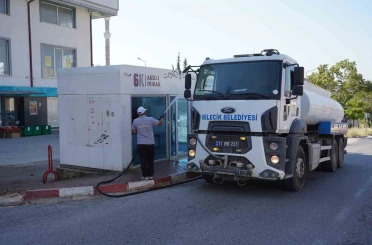 Duraklarda temizlik ve yıkama çalışması yapıldı 