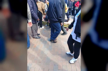 Düşerek yaralanan adama sağlık ekipleri müdahale etti 