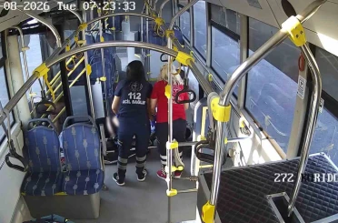 Duyarlı şoför, fenalaşan yolcuyu hastaneye yetiştirdi 