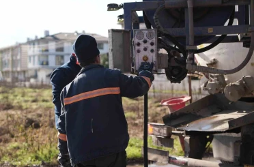 Düzce Belediyesi menfez ve mazgalları temizledi 