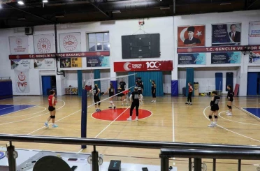 Düzce Kadın Voleybol Takımı, yeni sezon hazırlıklarını sürdürüyor 