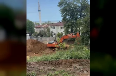 Düzce’de inşaat alanında toprak kaydı, bina sakinleri sokağa döküldü