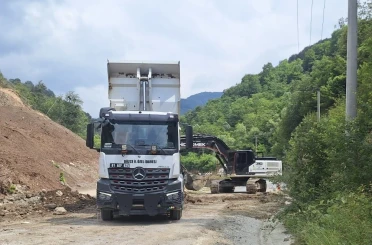 Düzce’de köy yollarında çalışmalar sürüyor 