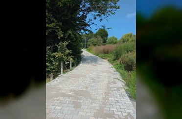 Düzce’de köy yollarında kilit parke çalışmaları sürüyor 