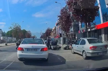 Düzce’de motosiklet kazası ucuz atlatıldı: O anlar kamerada 