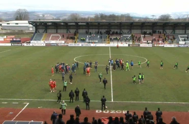 Düzcespor - Sebat Gençlikspor maçı sonrası saha karıştı 