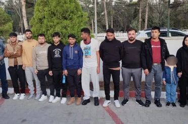 Edirne’de 12 düzensiz göçmen yakalandı, sürücü tutuklandı 