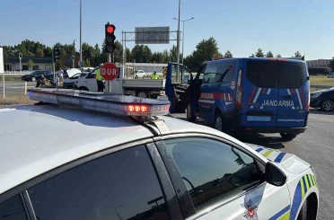 Edirne’de iki otomobil kavşakta çarpıştı: 2 yaralı 
