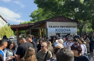 Edirne’de öğrenciler içeride, veliler dışarıda ter döktü 
