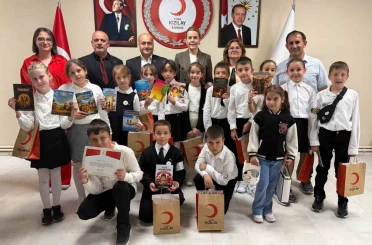 Edirneli minik yazarlardan Filistinli çocuklara 54 bin 345 TL destek 