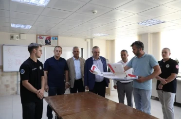 Edremit Anadolu İmam Hatip Lisesinin dünya şampiyonu İHA takımlarına Başkan Ertaş’tan teknoloji desteği 