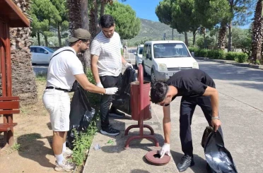 Edremit MYO öğrencilerinden çevre temizliği 