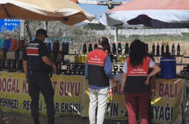 Edremit’te yol kenarındaki gıda satışlarına jandarma destekli sıkı denetim 