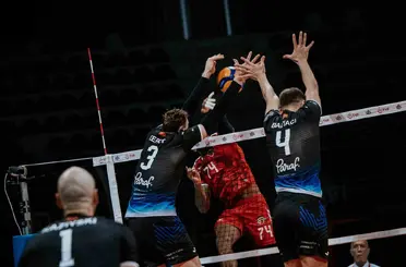 Efeler Ligi: Spor Toto: 2 - Halkbank: 3
