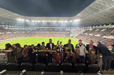 Eğil’den gelen çocuklar Amed Sportif Faaliyetler - Boluspor maçını tribünden izledi 