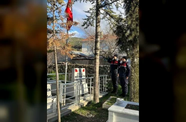 Eğirdir’de şehit kabirleri düzenli olarak denetleniyor 