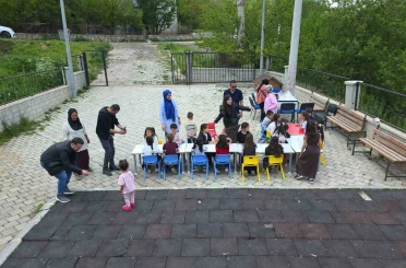 Eğitim gönüllüleri Gevaşlı öğrencilere unutulmaz bir gün yaşattı 