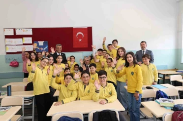 Eğitimin kalbinde öğrencilerle buluştular 