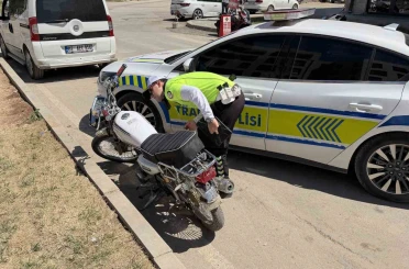 Ehliyetsiz motosiklet sürücüsüne 2 haftada 221 bin TL ceza kesildi 