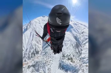Ekstrem sporcu Koçak, Erzincan’da wingsuit ve paraşütle 500 metreden atladı 