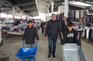 El arabasından eğlence merkezine: Çocuklara bayram hediyesi 