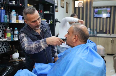 Elazığ’da berberlerin bayram mesaisi başladı 