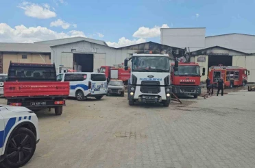 Elazığ’da depo yangını söndürüldü 