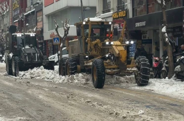 Elazığ’da karla mücadele ekipleri sahada 